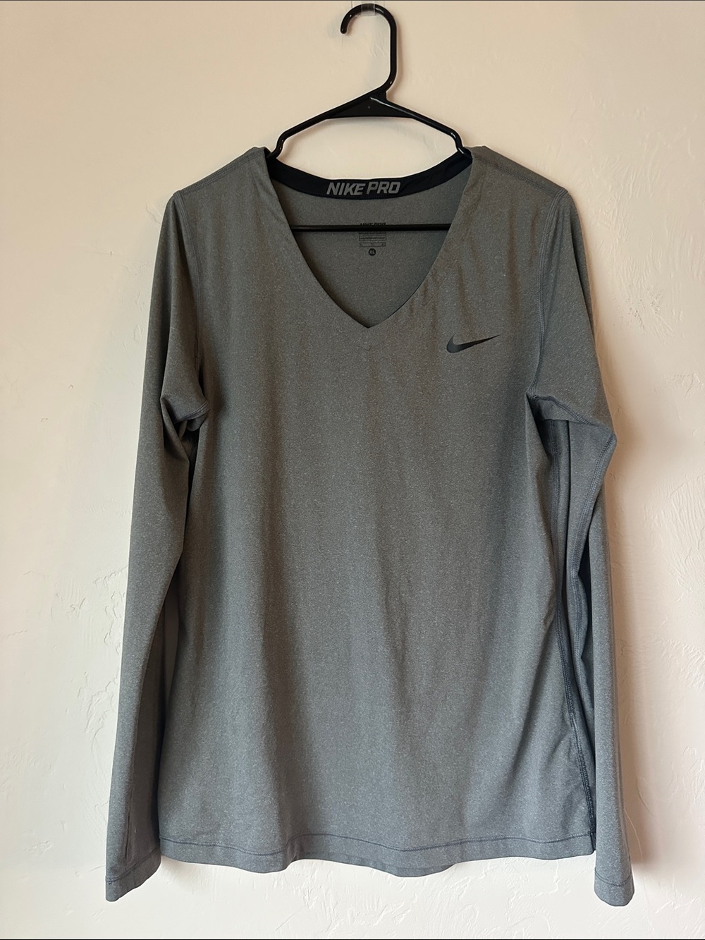 Nike Pro Men's Long Sleeve V-Neck Shirt - Gray